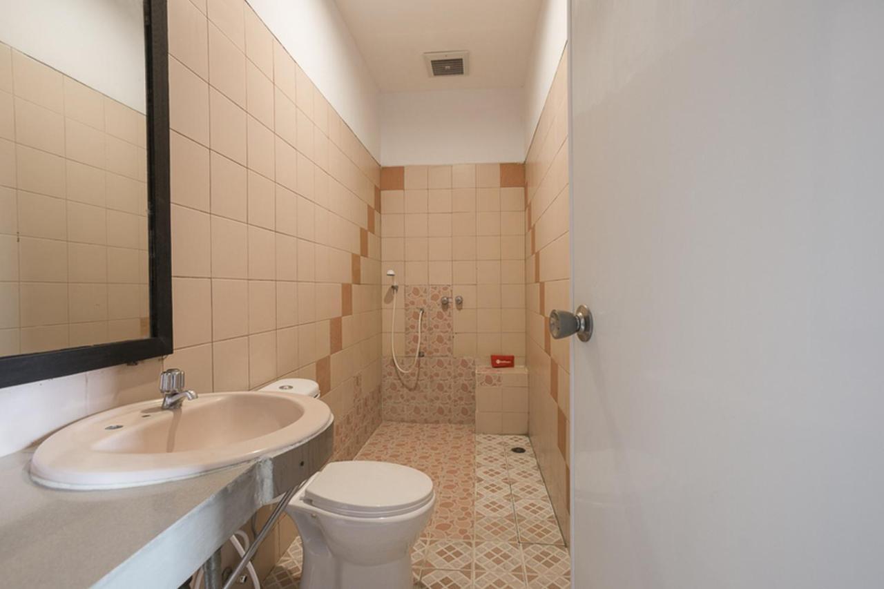 Reddoorz Plus Near Jakarta Kota Station Экстерьер фото
