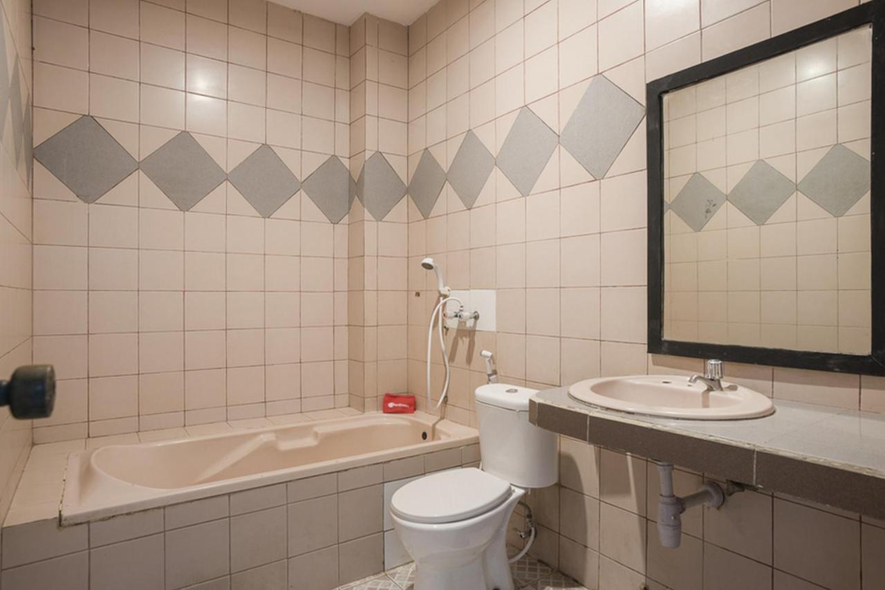 Reddoorz Plus Near Jakarta Kota Station Экстерьер фото